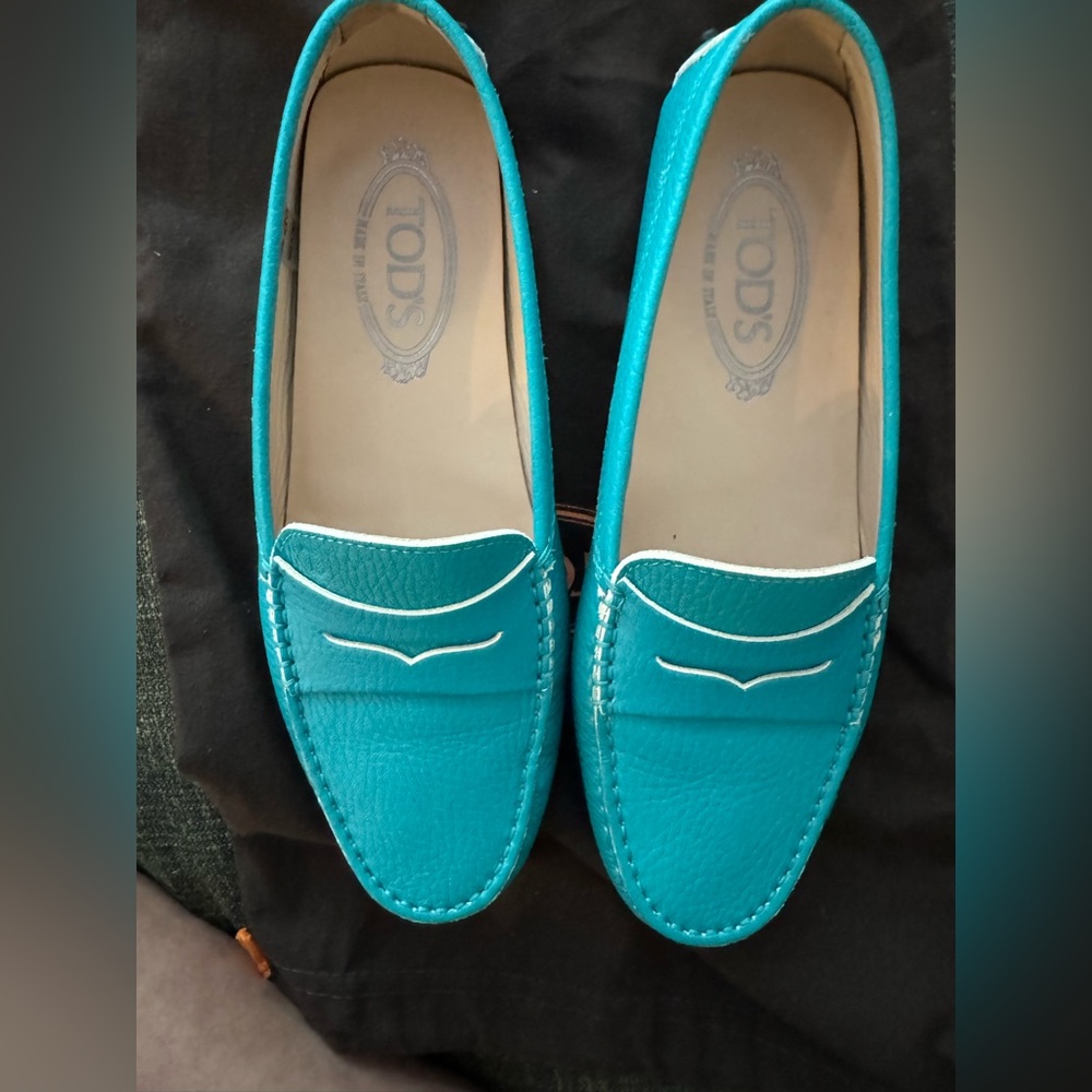 Tod's Classic Tan Shoe Box